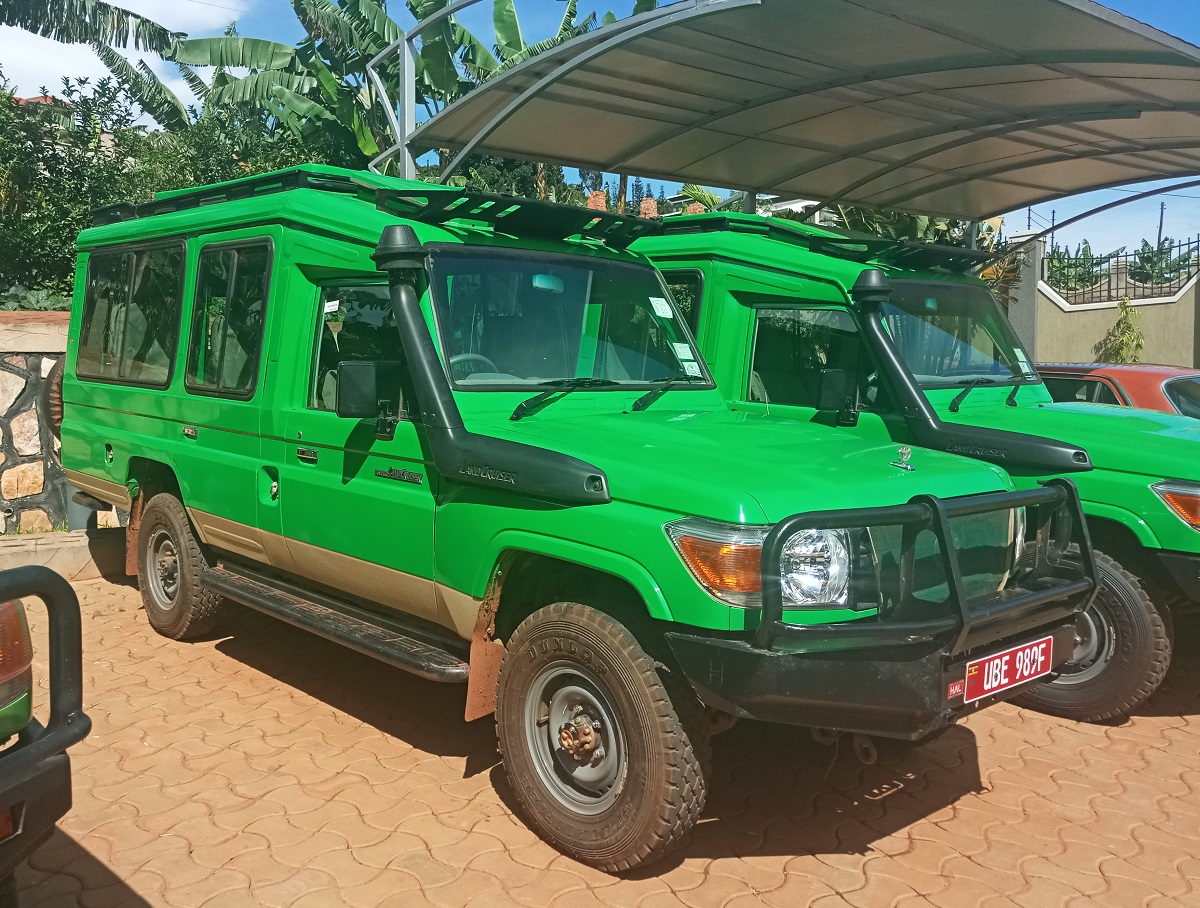 Landcruiser Extended safari jeep